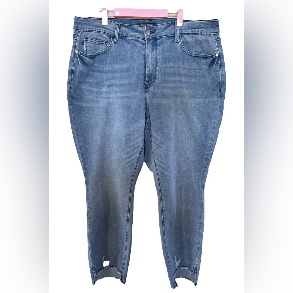 NWOT Judy Blue Light Blue Jeans